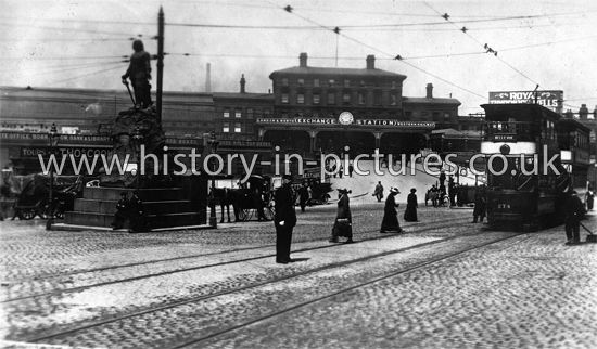 Cromwell Statue and Exchange Station, Manchester. c.1917